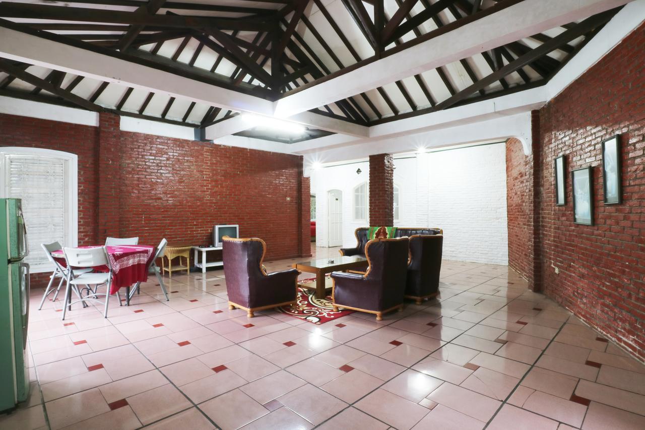 Villa Madani Paragajen エクステリア 写真