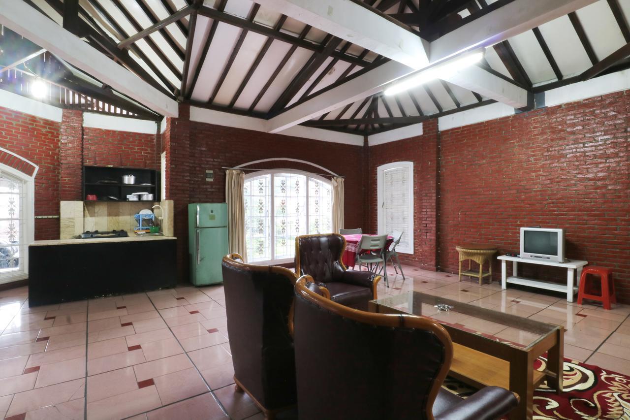 Villa Madani Paragajen エクステリア 写真