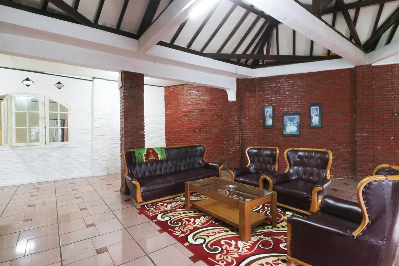 Villa Madani Paragajen エクステリア 写真