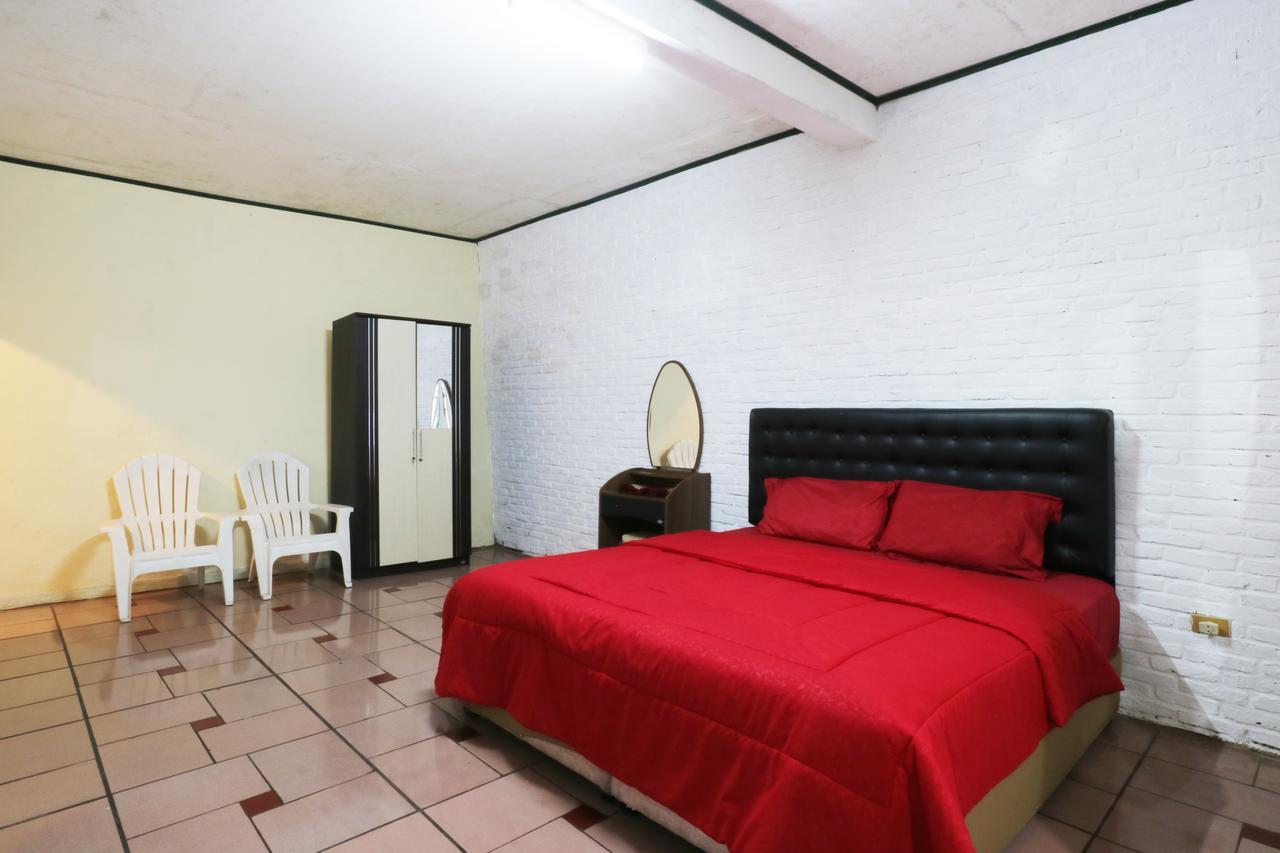 Villa Madani Paragajen エクステリア 写真
