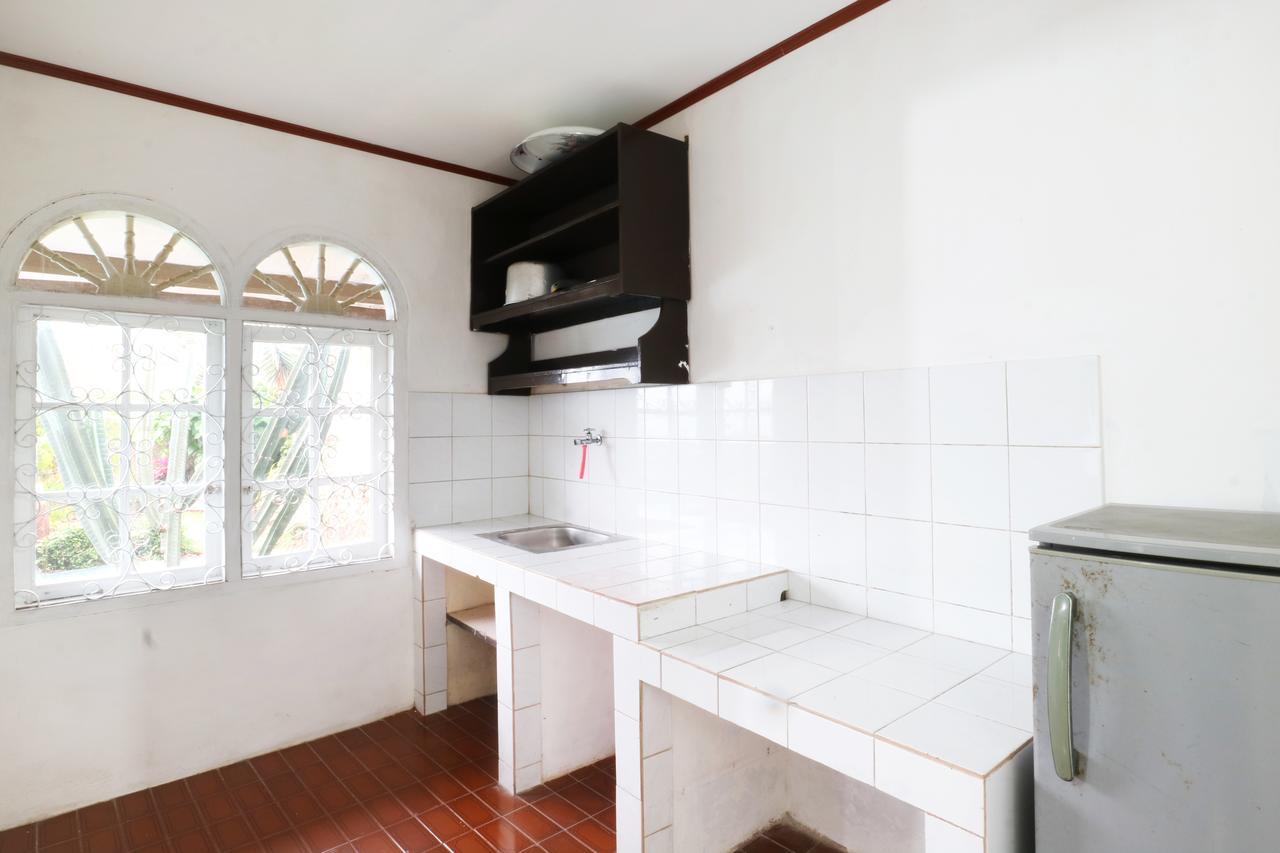 Villa Madani Paragajen エクステリア 写真